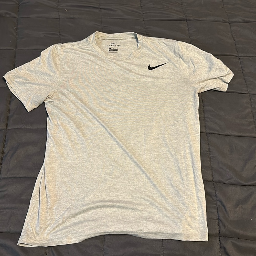 Nike dri-fit Tee